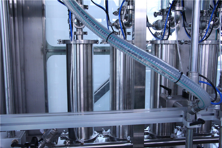 машина за пълнене с шоколад